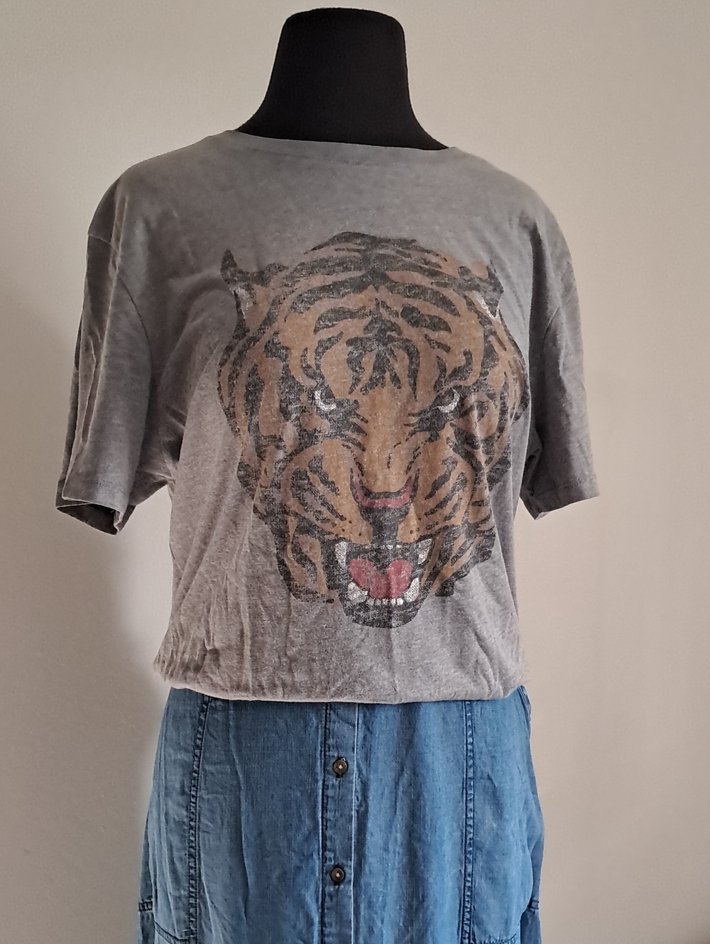 Goodfellow & Co Gray Short Sleeve Tee with Tiger Graphic